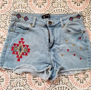 Forever 21 cut off shorts embroidered shor…